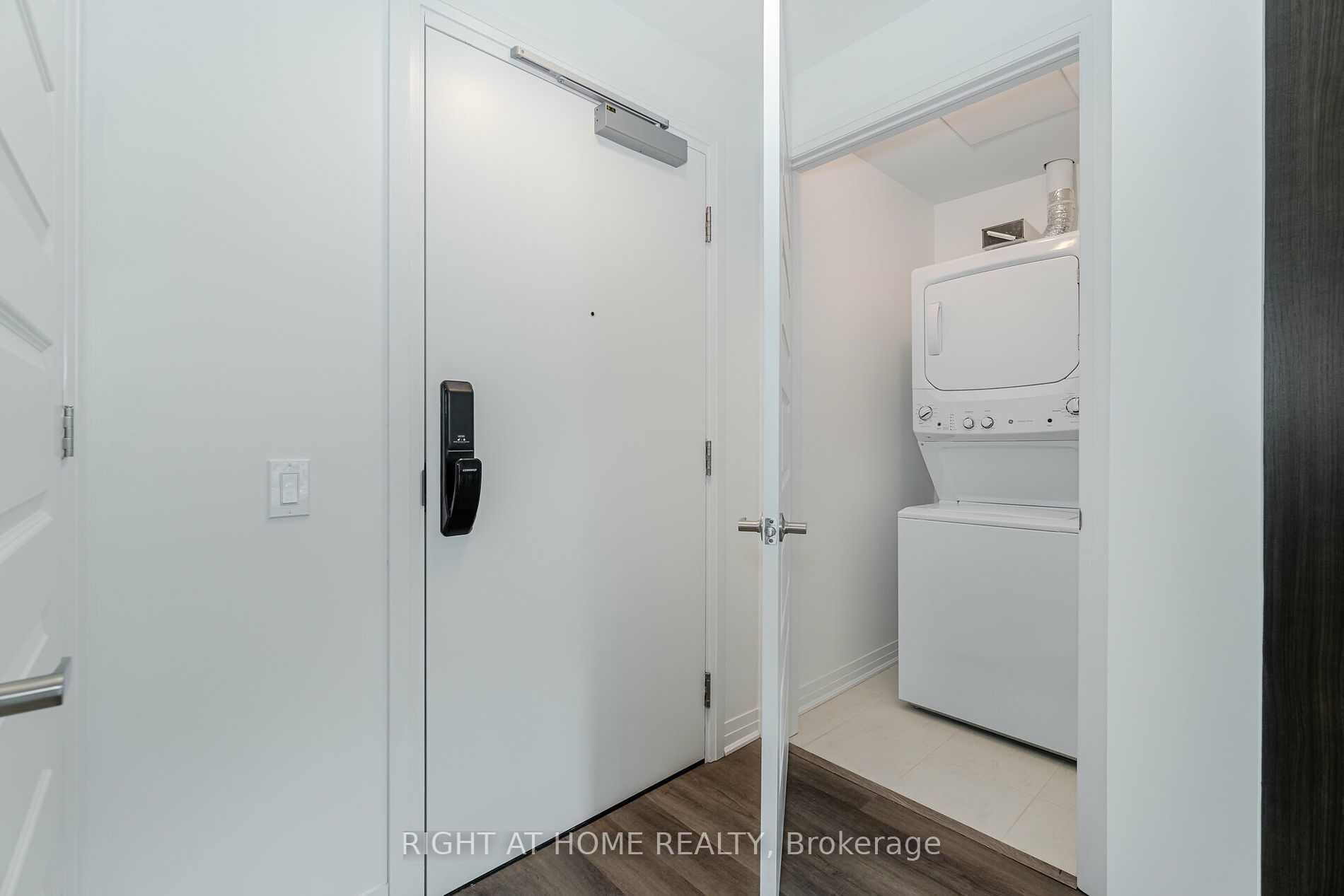 460 Gordon Krantz Ave 213