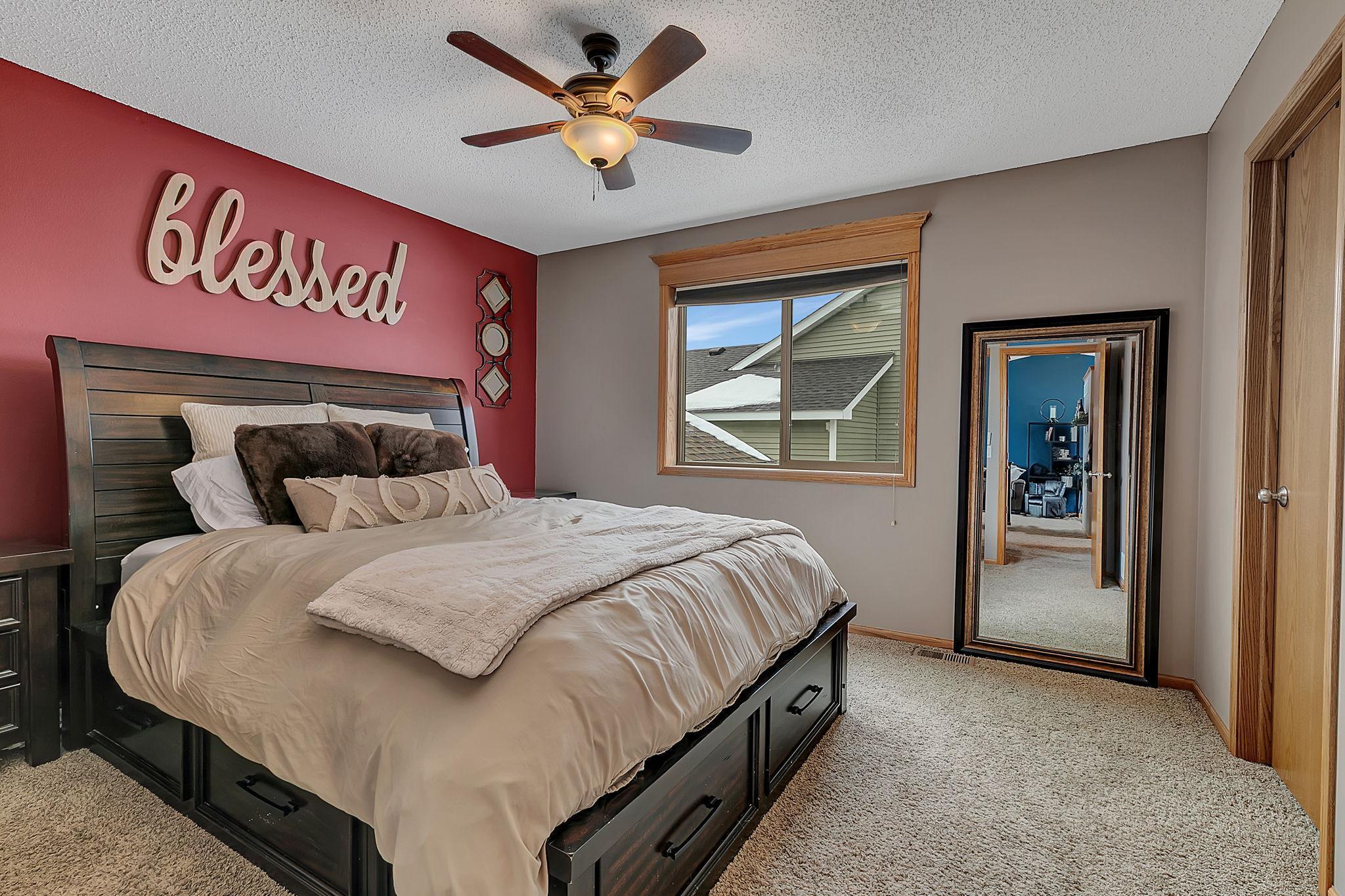 1525 Park View Lane NE