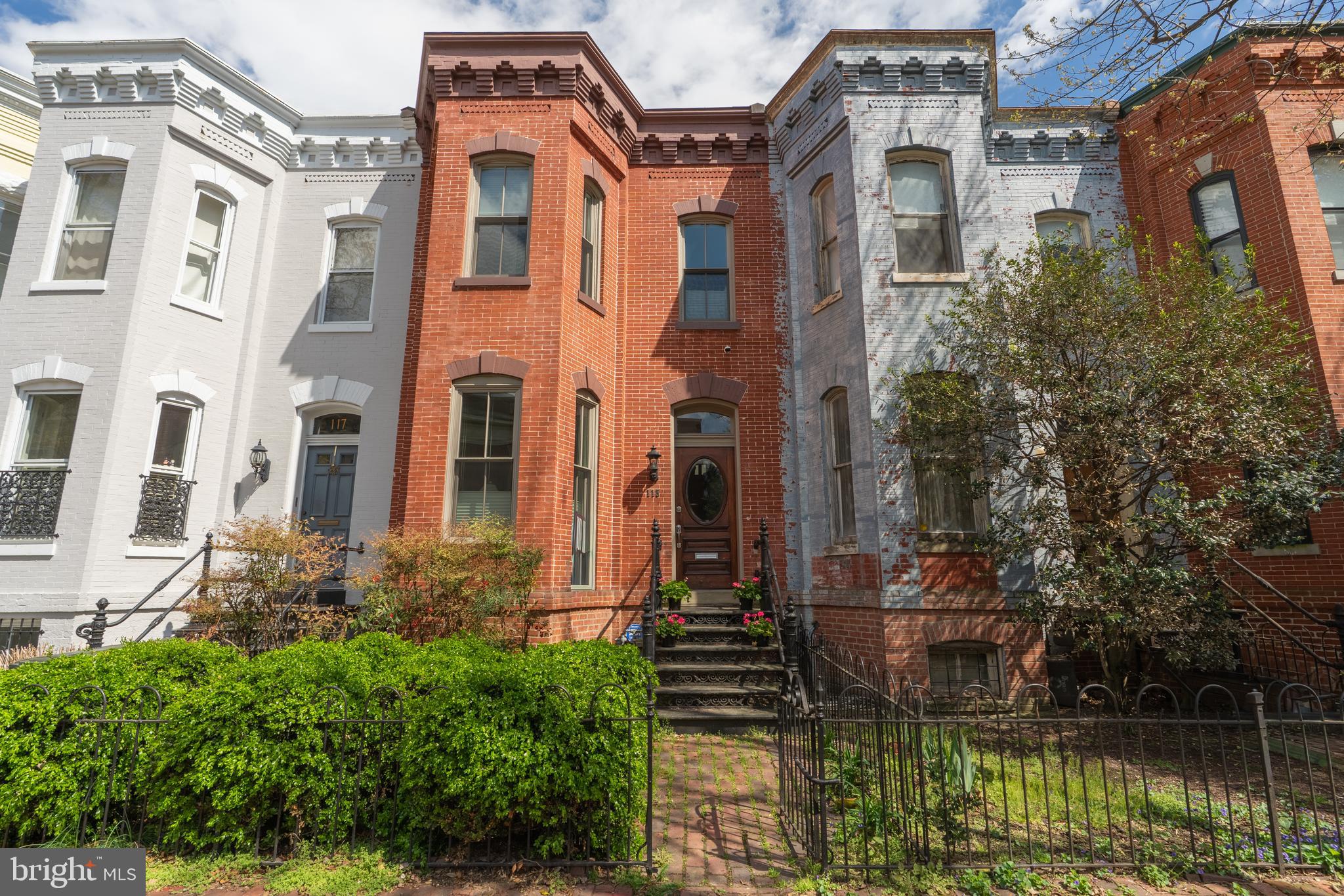 115 7th St NE  