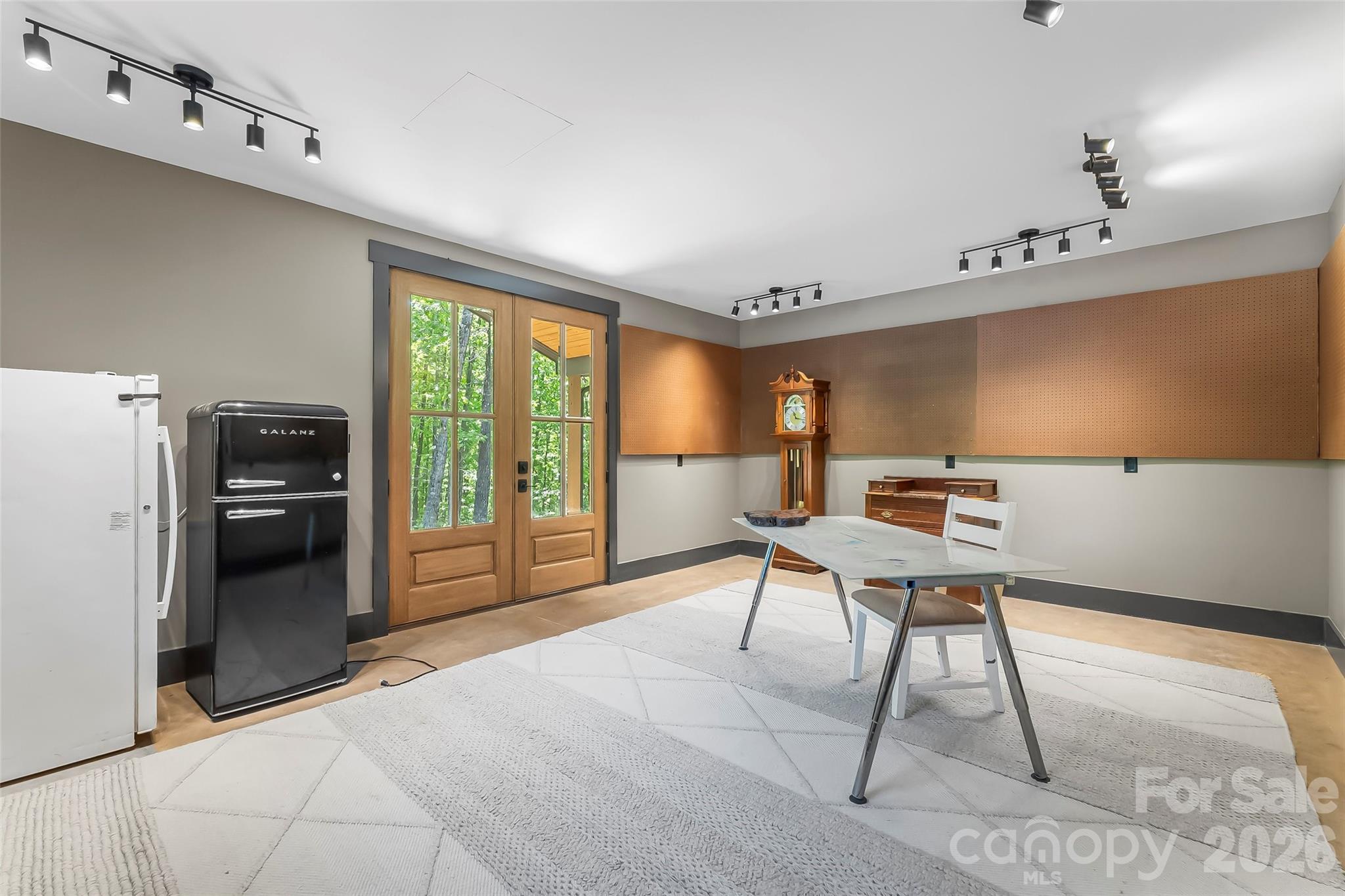 3135 Laurel Heights Drive Extension