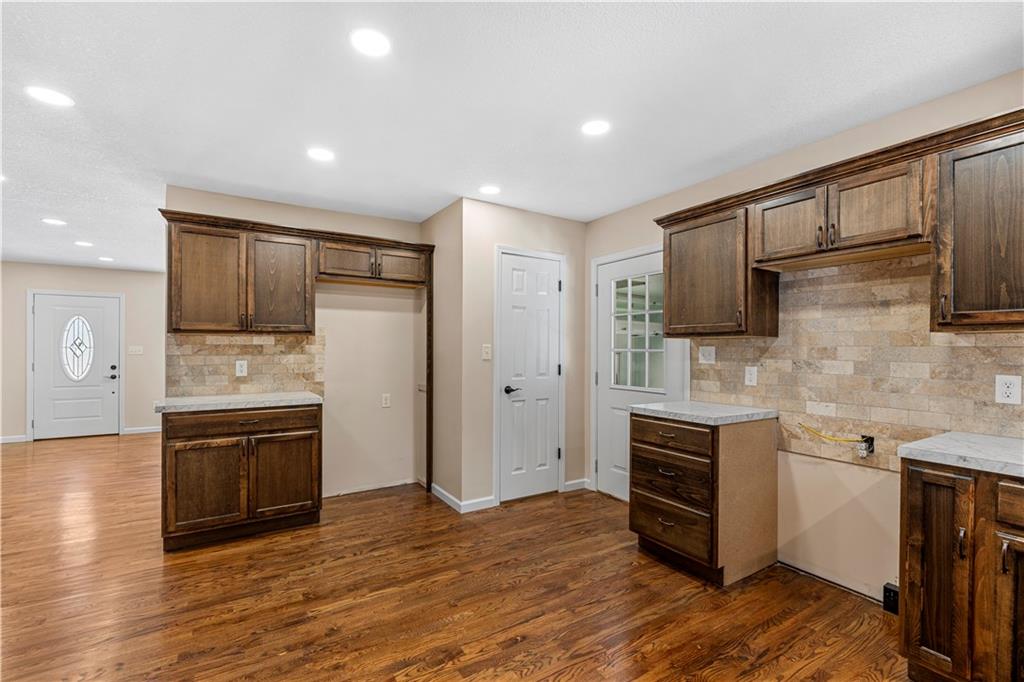 115 W Walnut Street