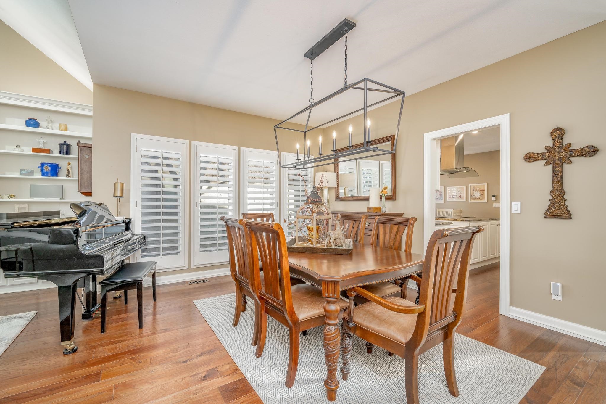 9402 E Woodspring St