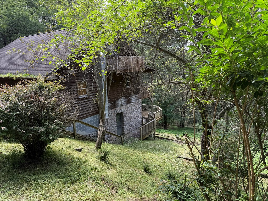 102 Overland Trail