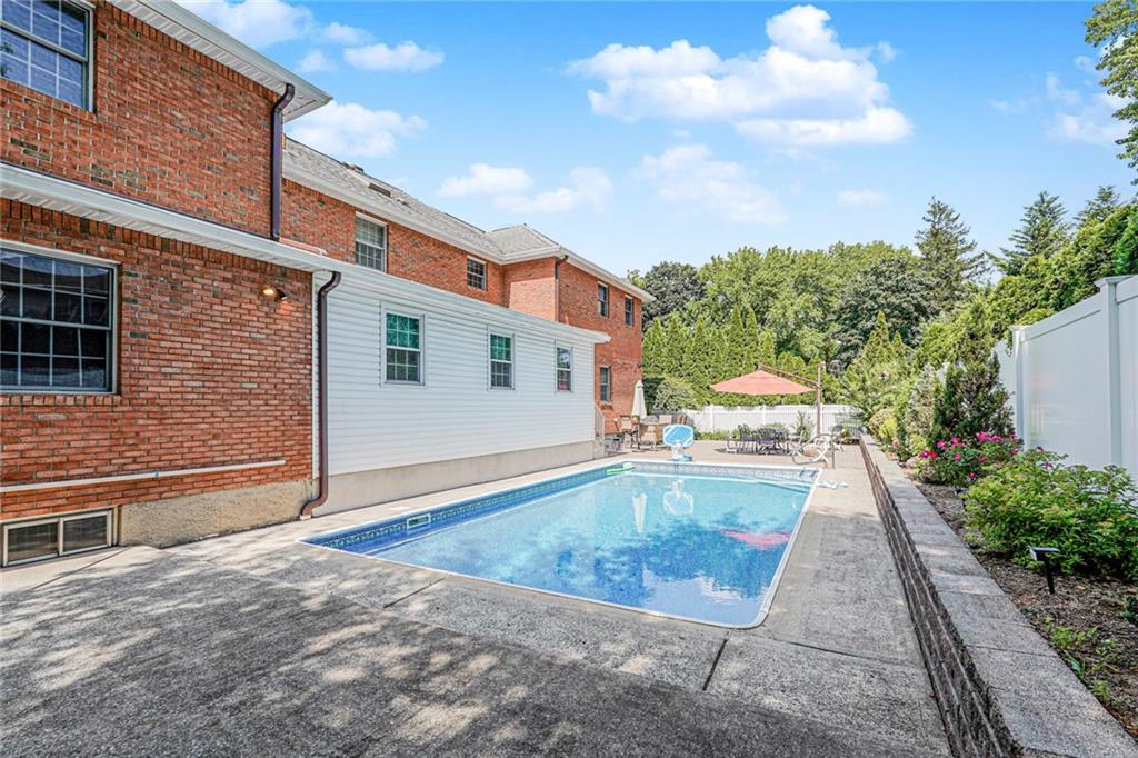 74 Longfellow Avenue