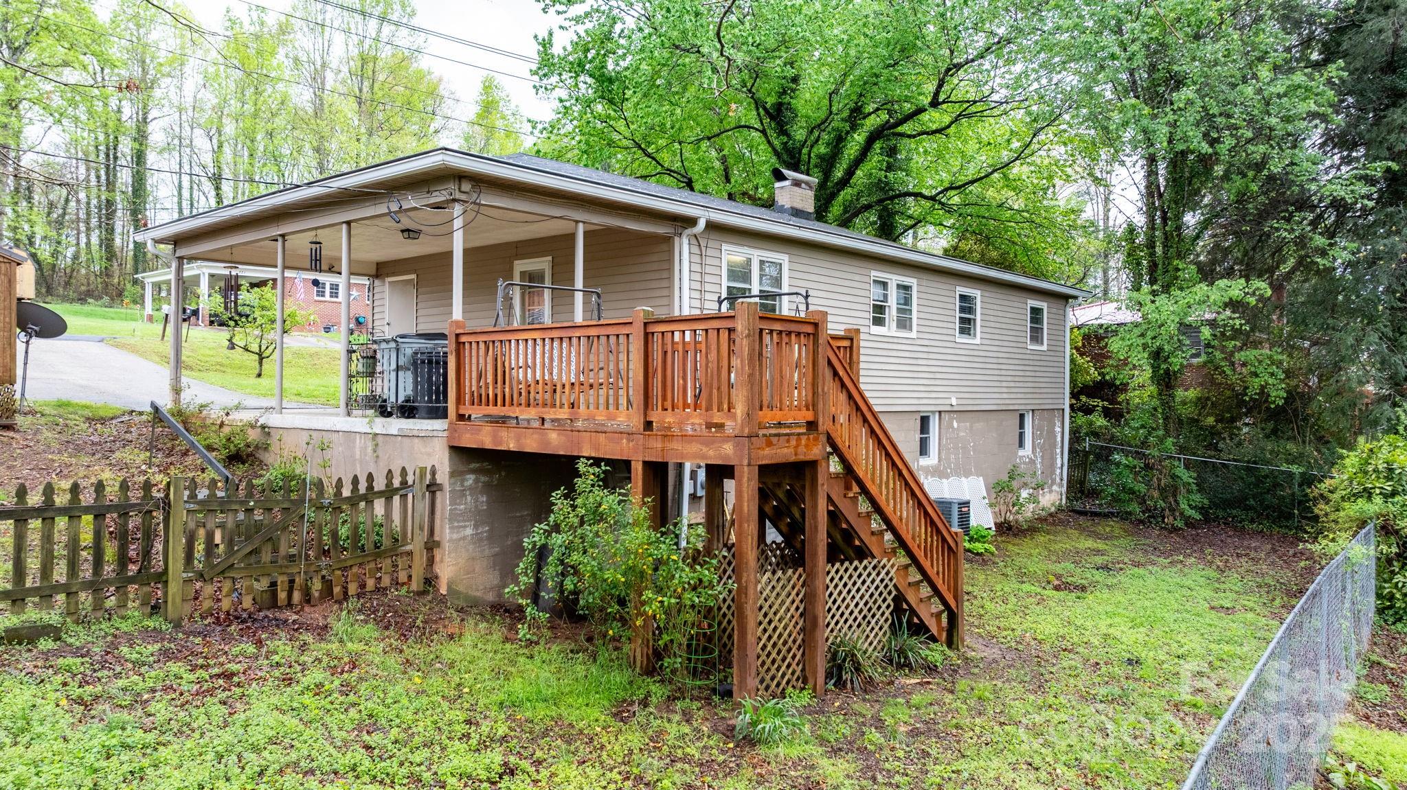 332 Swanson Drive SW