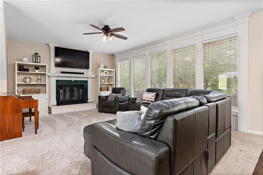 9407 W 124th Terrace