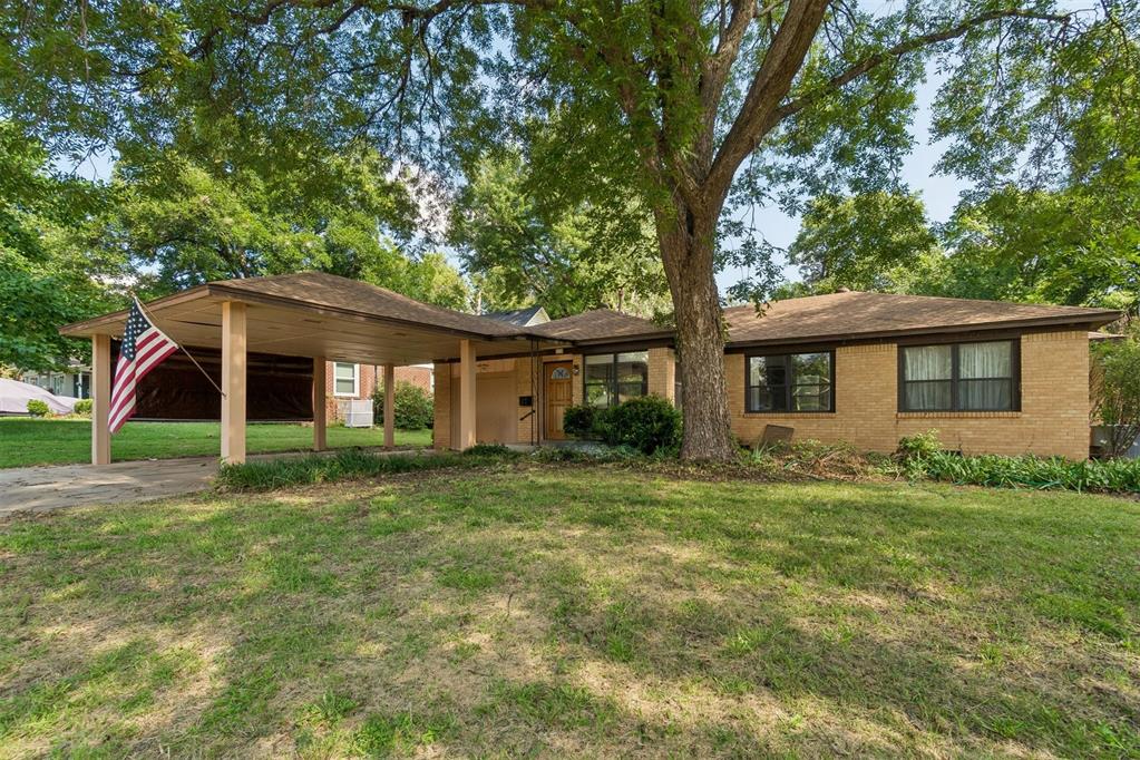 Just blocks from the University of Oklahoma, this property offers exceptional investment potential in one of Norman's most sought-after rental markets. Whether you're looking to expand your portfolio, add a student rental, or renovate for long-term appreciation, the location is hard to beat. Convenient access to campus, dining, shopping, and entertainment makes this an opportunity you won't want to miss.