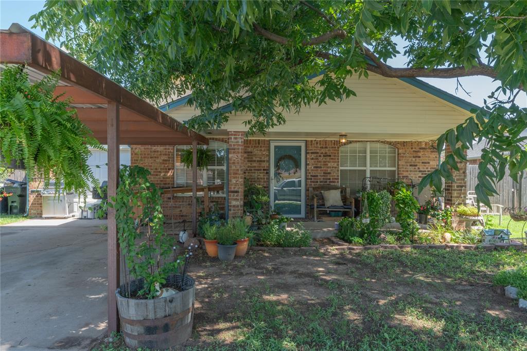 Opportunity awaits with this charming 4-bedroom, 2-bathroom home in Moore! Featuring a convenient carport out front and a large, fully fenced yard, this property offers ample space and privacy. Enjoy relaxing on the covered front porch. This residence presents a fantastic chance to own in Moore whether you're looking for a comfortable personal home or a promising investment opportunity. Plus, for your peace of mind, the AC unit was replaced in the summer of 2024! Don't miss out – schedule your showing today!