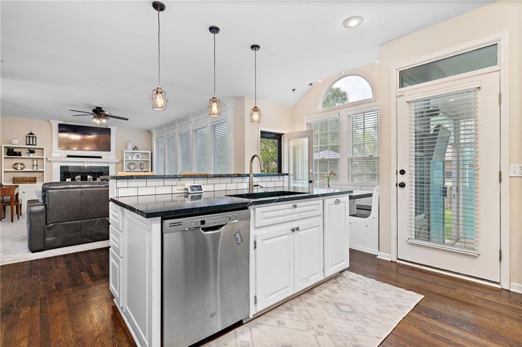 9407 W 124th Terrace