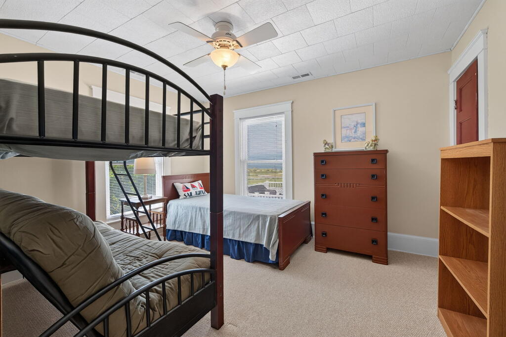 507 Harbor Ave 5