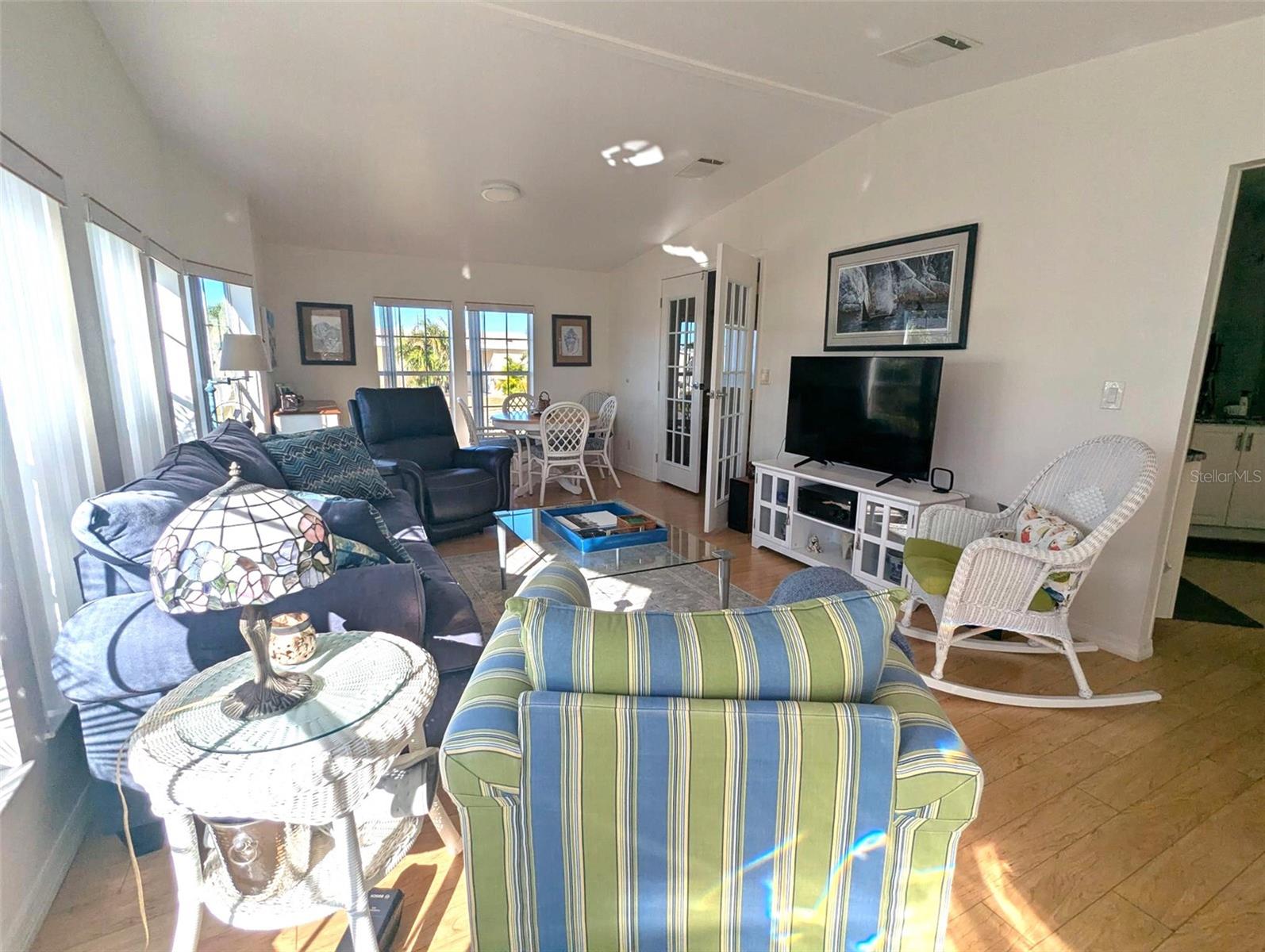 2100 Kings Highway 261