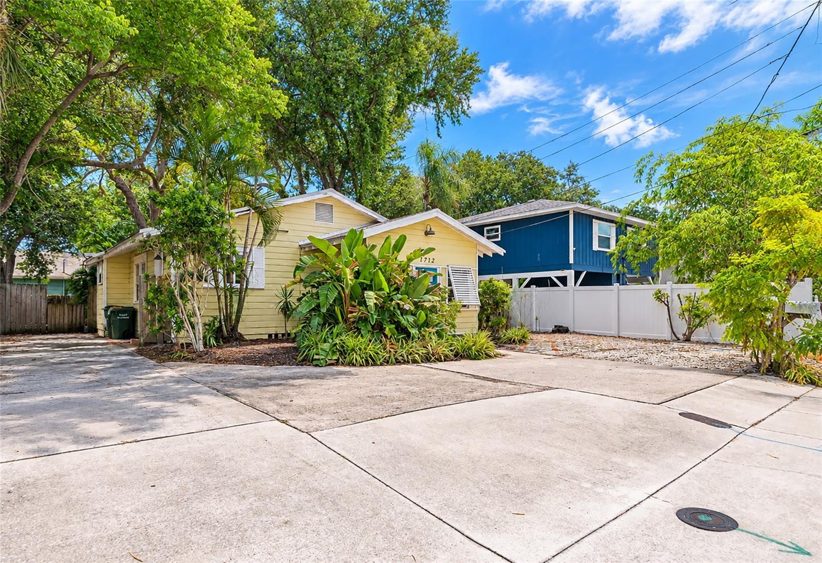 1712 Siesta Drive