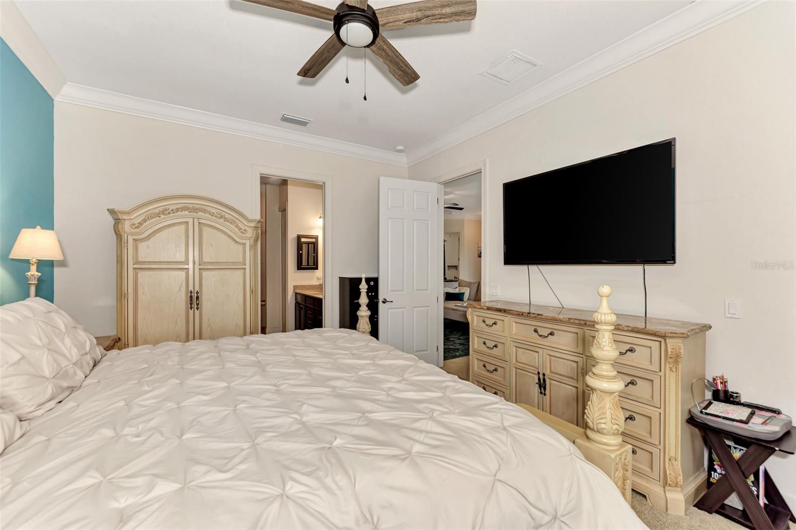 13104 Creekside Lane