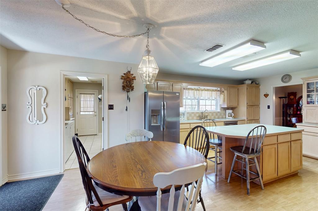 1208 Private Road 1399