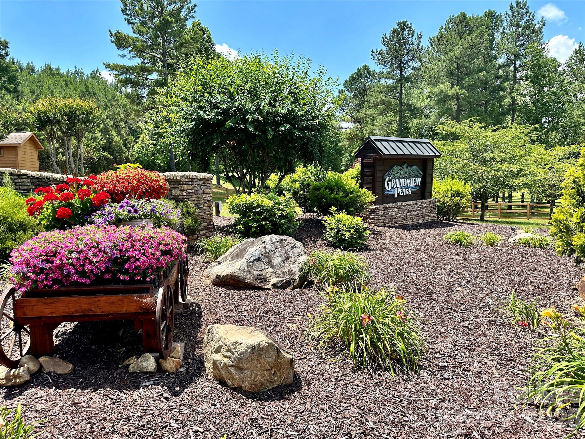 V/L Scenic Vista Drive 332/333