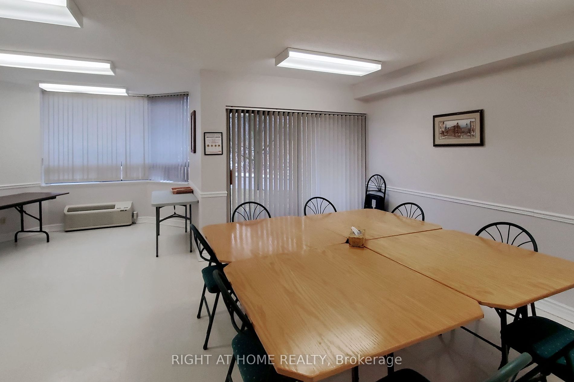 688 Preston Pkwy 403