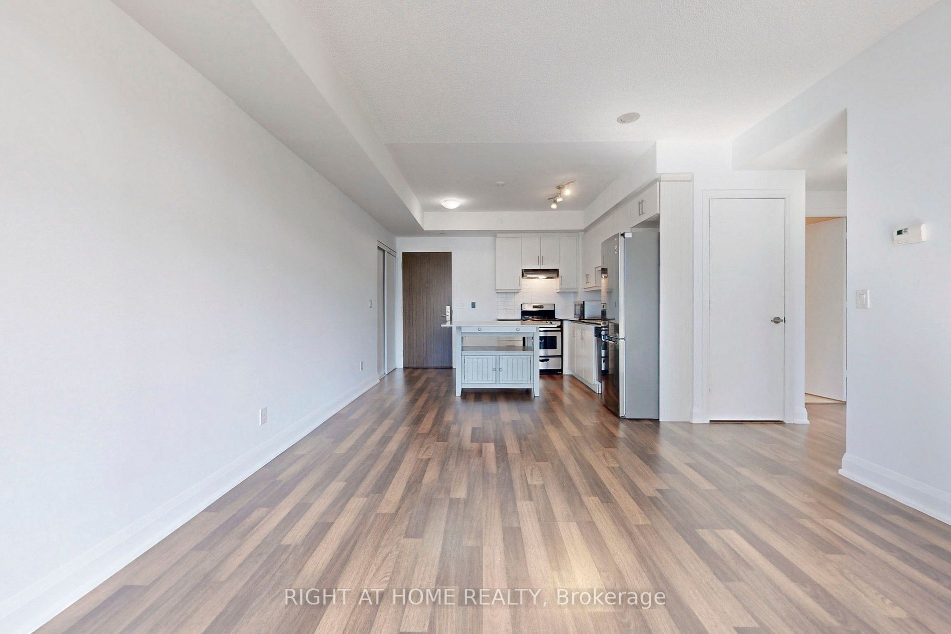 68 Canterbury Pl 902