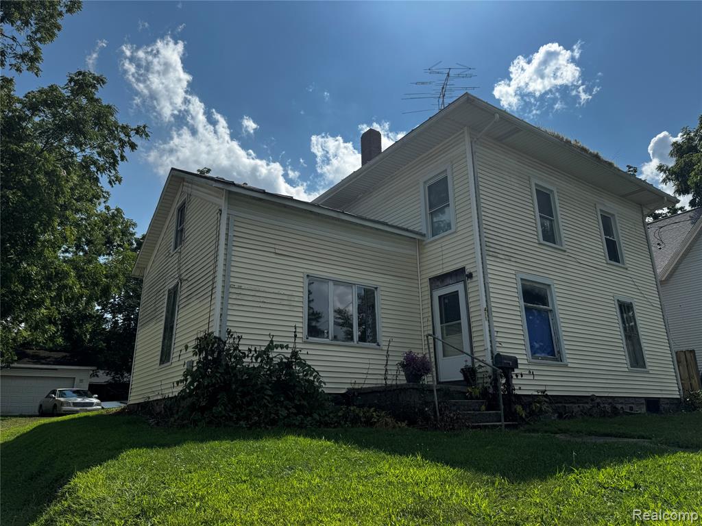 411 W Ash St, Mason, MI – Charming Home on a Hill!

This 3-bedroom, 2-bath, 1,764 sq. ft. home sits proudly on a hill in the heart of Mason, offering both charm and convenience. Whether you’re searching for a smart investment property or a forever home, this place has the space, layout, and location to deliver.

Step inside to a welcoming floor plan that includes a master bedroom, comfortable living areas, and plenty of room for your personal touch. You’ll appreciate the on-demand water heater—energy-efficient and ready to provide endless hot water when you need it.

Outside, you’ll find a large yard perfect for entertaining, gardening, or simply enjoying the view from your elevated lot. The 2-car detached garage not only protects your vehicles from the elements, but also comes with smart technology—you can open it right from your cell phone.

A home like this—size, location, and potential—doesn’t come around often.