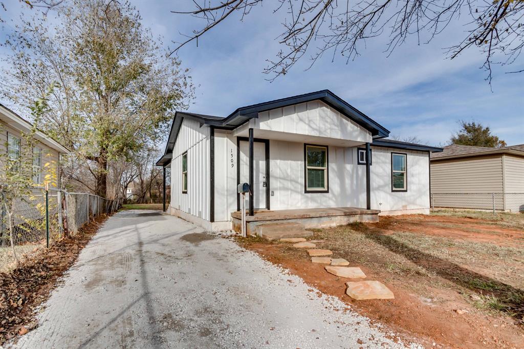 REMODELED TO PERFECTION!!!!! MOVE-IN READY AND LIKE BRAND NEW FROM TOP TO BOTTOM!!!!! THIS ADORABLE BUNGALOW IS LITERALLY OVER THE TOP IN EVERY WAY!!!!! OPEN FLOOR PLAN WITH LARGE LIVING ROOM, DINING, KITCHEN & LAUNDRY SPACE!!!!! LOTS OF LIGHT FLOODING IN FROM FRONT TO BACK!!!!! GORGEOUS LIGHTING & HARDWARE THROUGHOUT, BLINDS, SOFT CLOSE CABINETS & MORE!!!!!  3 LARGE BEDROOMS, 1 BEAUTIFUL BATHROOM & AN AMAZING OVERSIZED BACKYARD PERFECT FOR ENTERTAINING OR JUST RELAXING WITH  FAMILY & FRIENDS!!!!! WAIT UNTIL YOU SEE THE UNBELIEVABLE COVERED PATIO - IT IS FABULOUS!!!!!   AND ABUNDANT PARKING FOR EVERYONE!!!!! CONVENIENTLY LOCATED NEAR I-35 AND I-240, QUICK ACCESS TO MAJOR HIGHWAYS, DINING, SHOPPING, ENTERTAINMENT & MORE!!!!!  HURRY & CHECK THIS GEM OUT!!!!! CALL US AND SCHEDULE YOUR PRIVATE SHOWING TODAY!!!!! WELCOME TO YOUR NEW HOME!!!!!