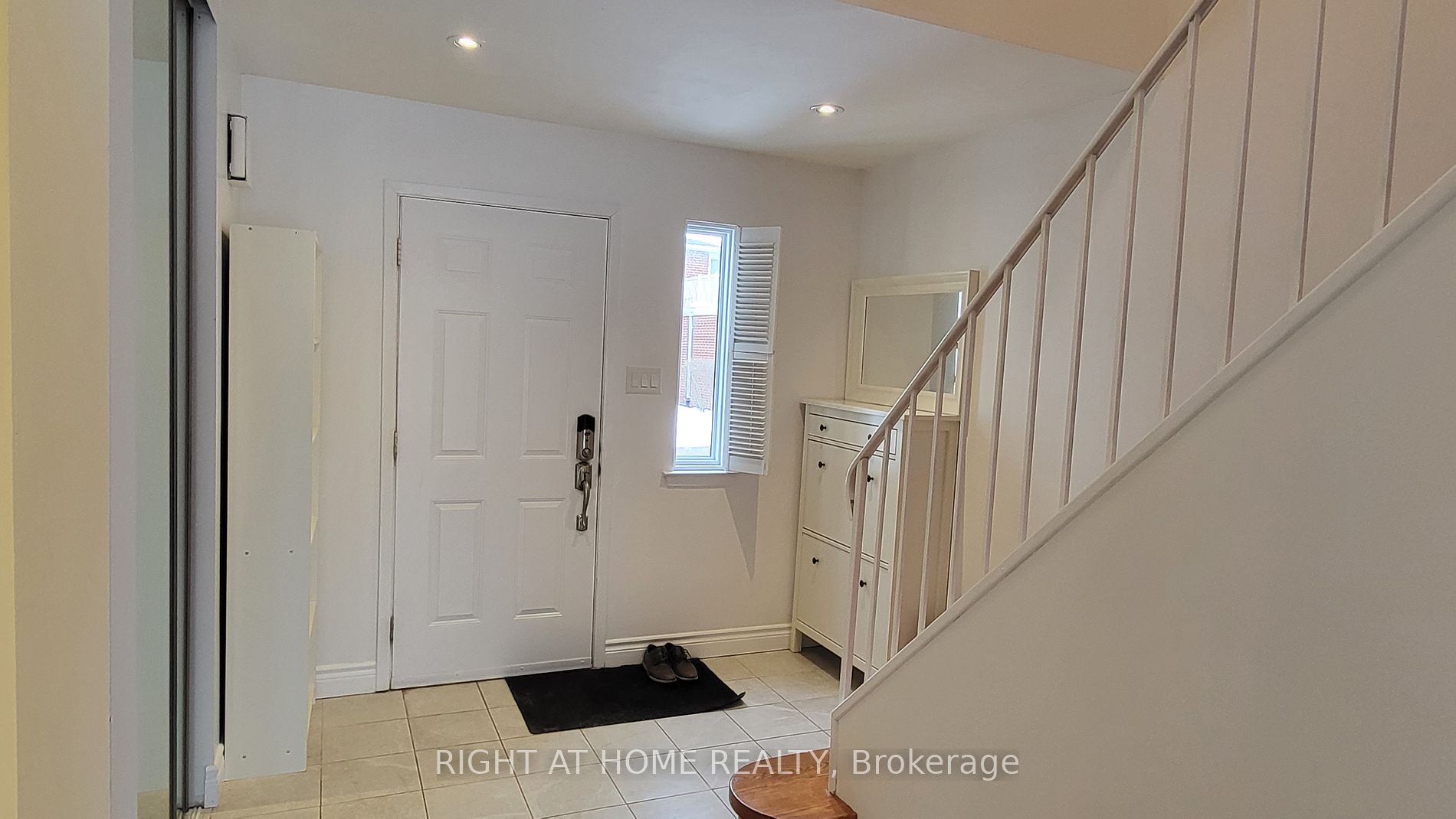 32 Niles Way