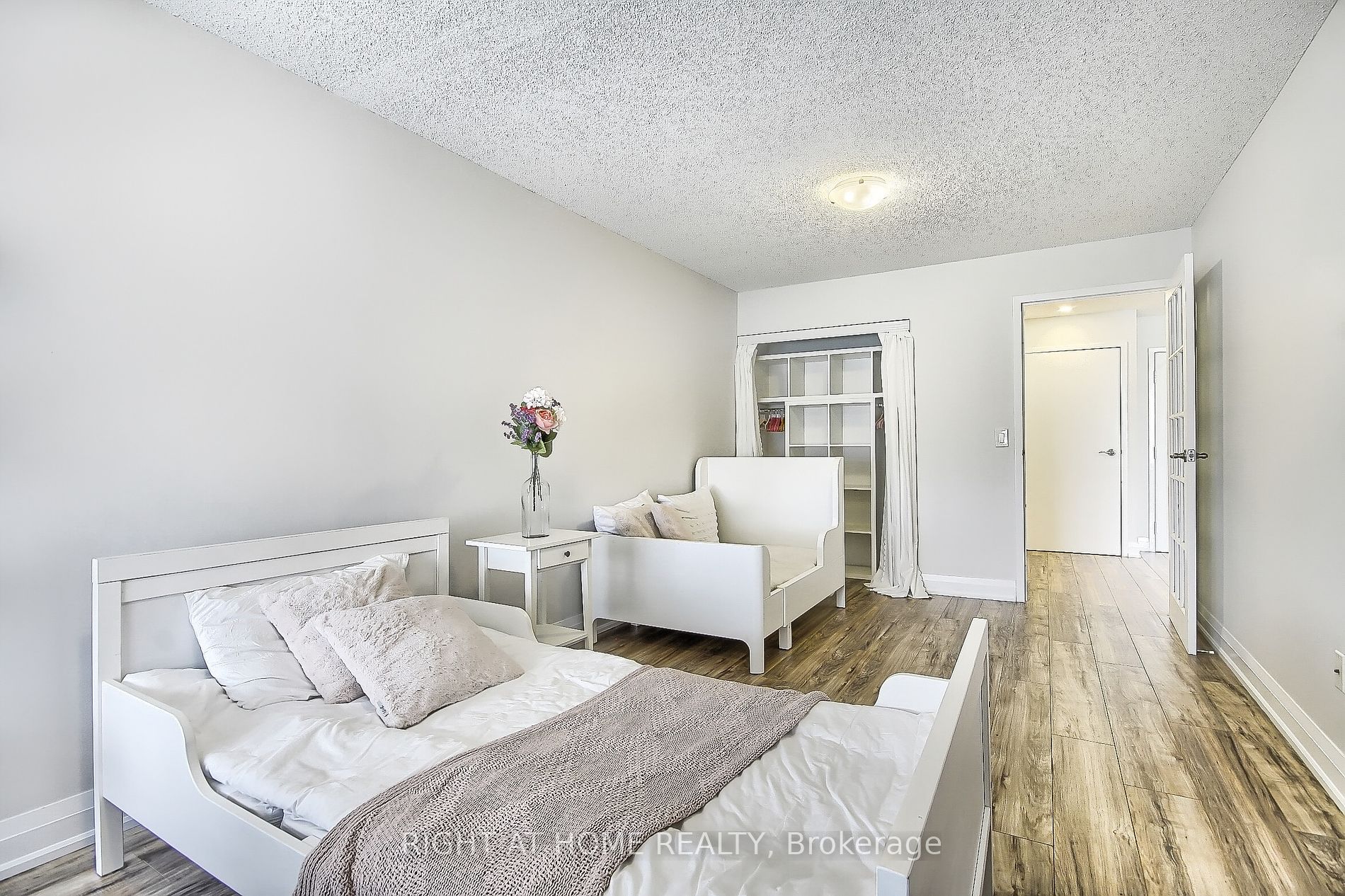 955 E O'connor Dr Ph7