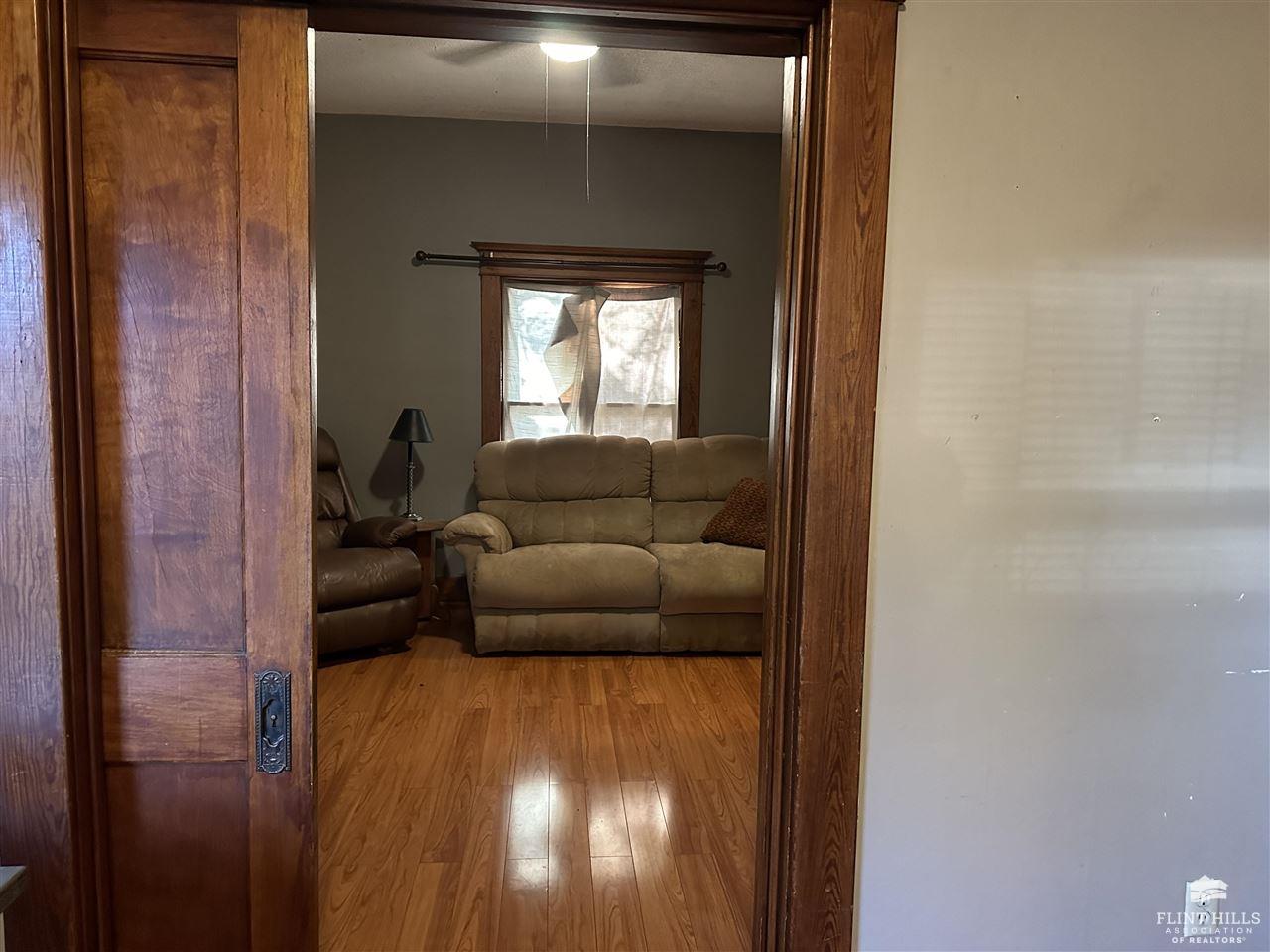 114 W Chestnut Street