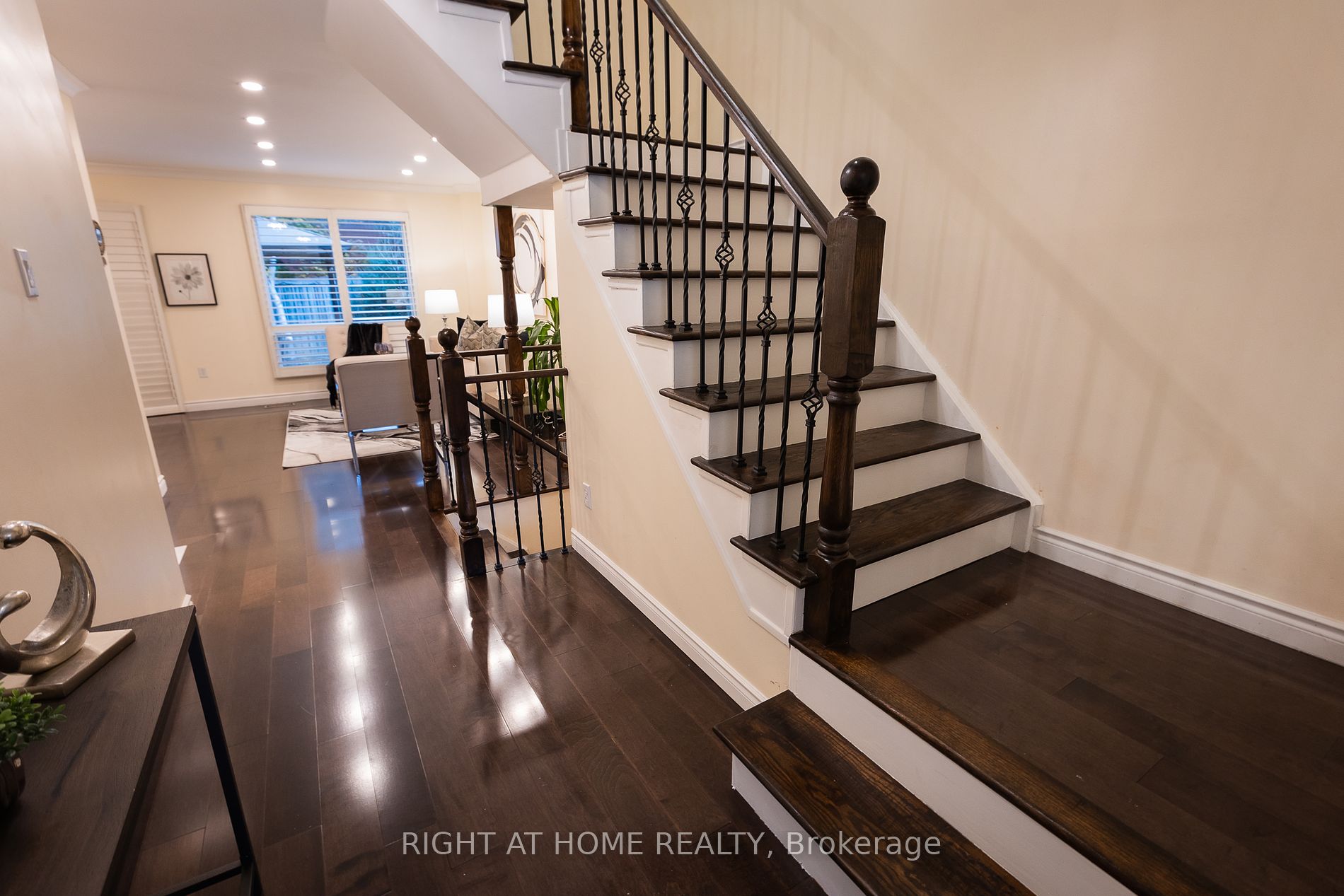 2077 Golden Orchard Tr