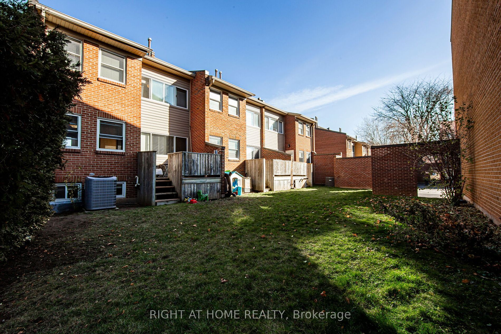 1380 Hampton St 1