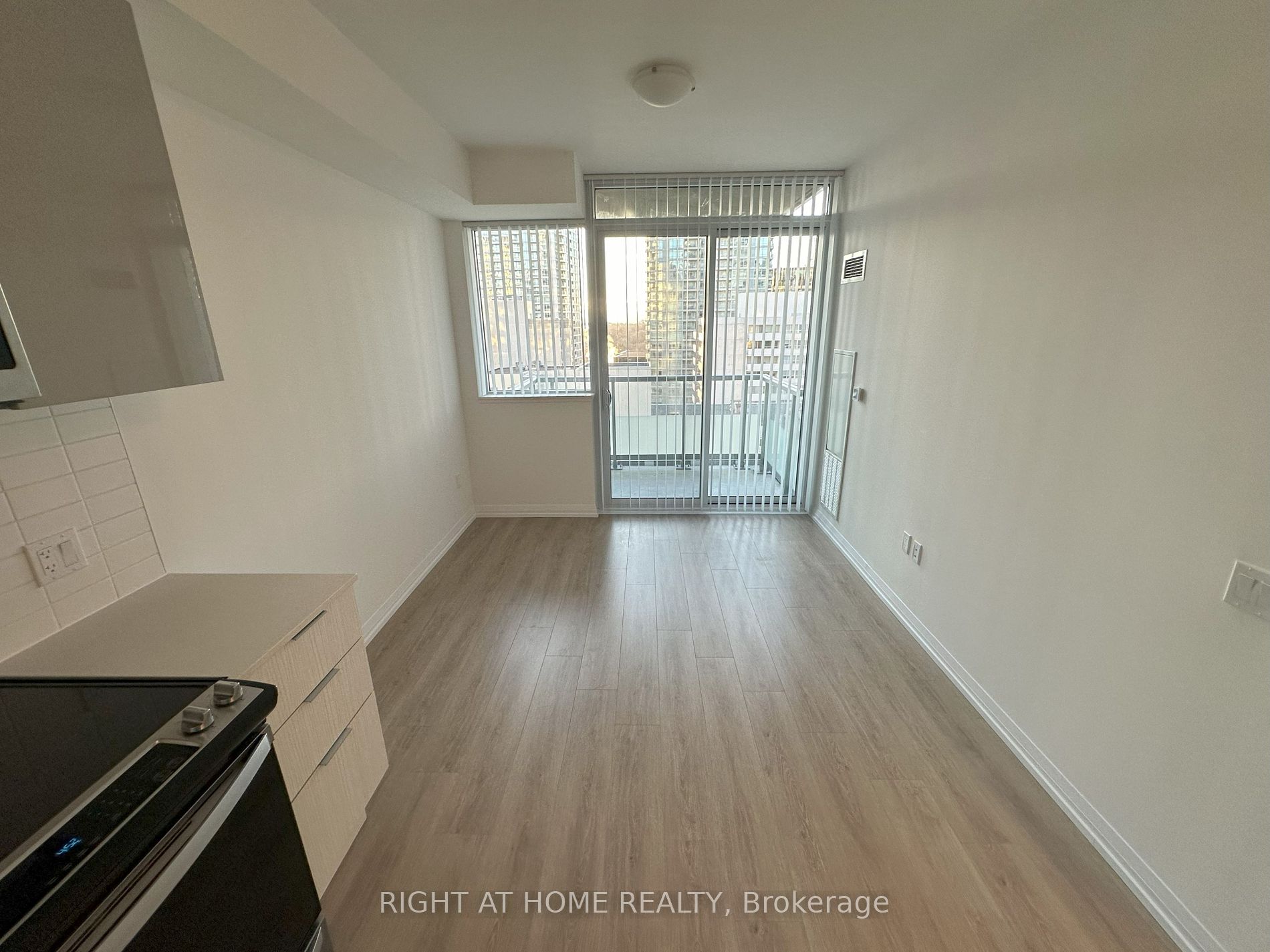 50 Dunfield Ave 1715