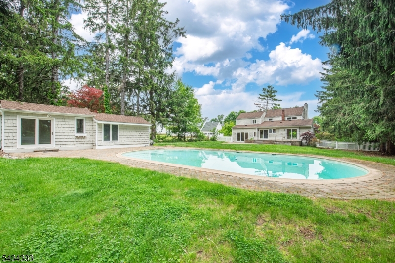 163 Sand Spring Rd