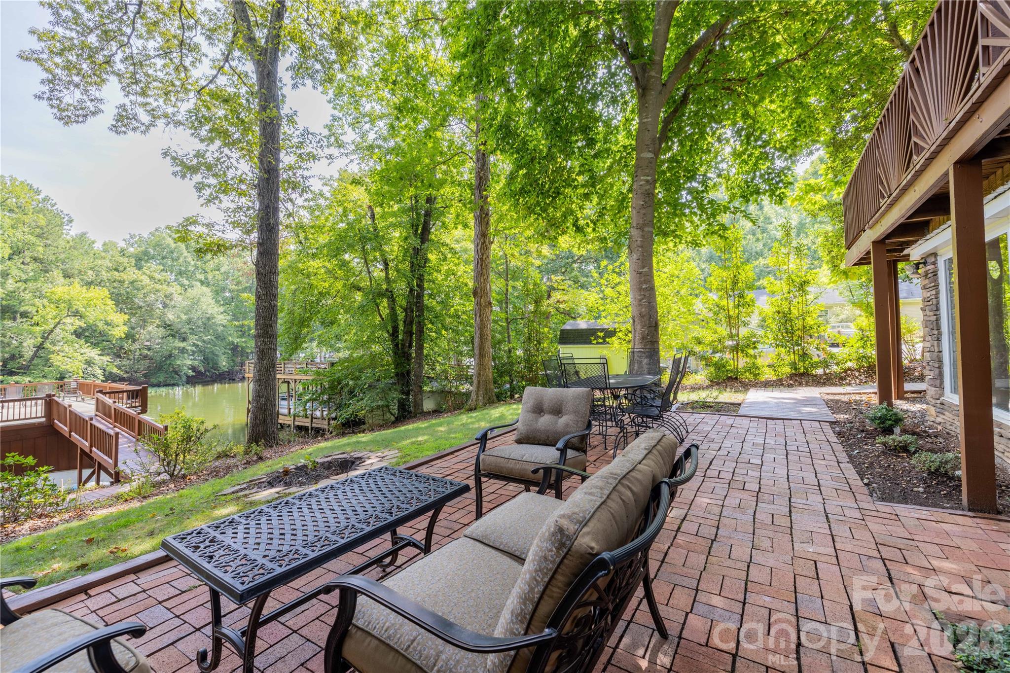 825 Emerald Shores Road