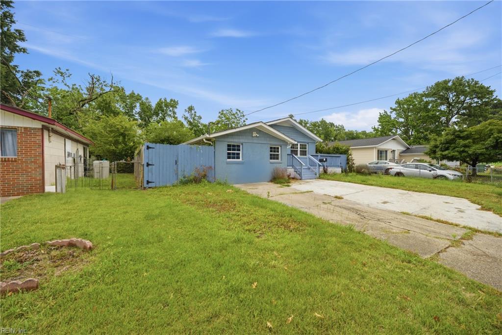 218 Bradford Avenue