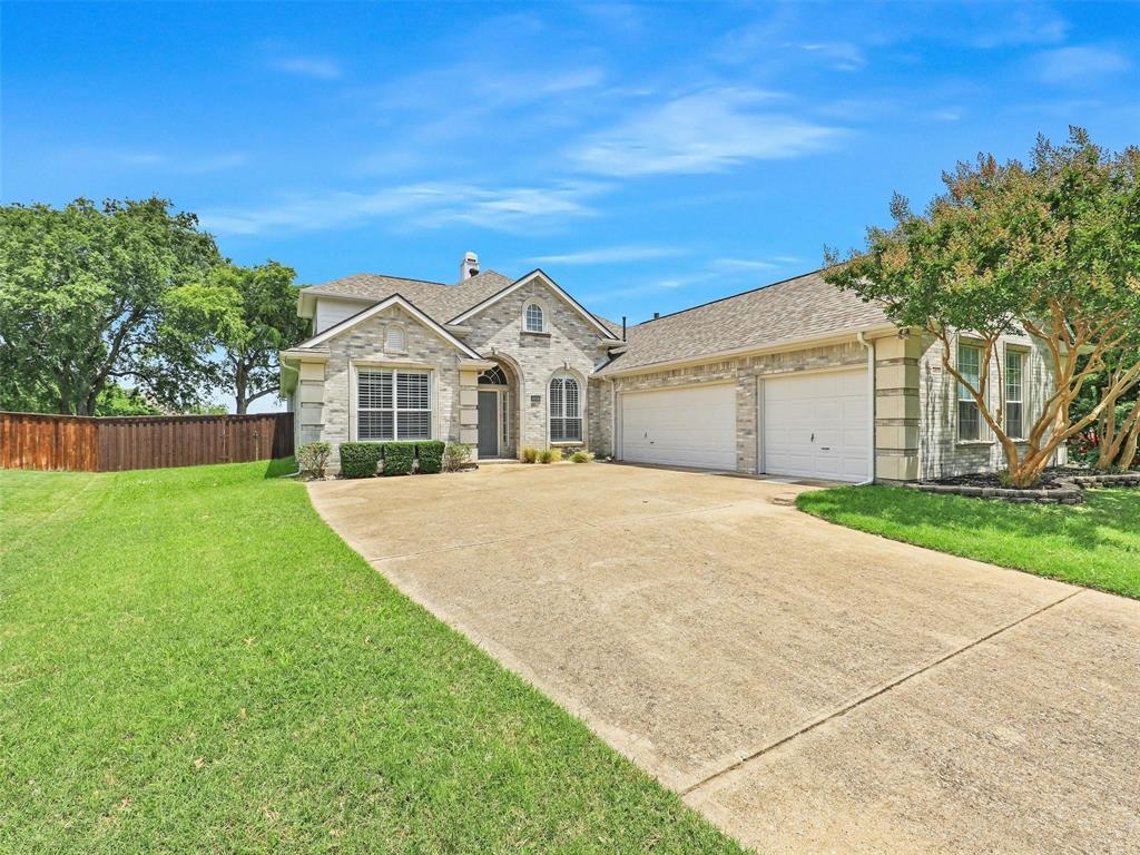Meticulously maintained and perfectly situated on the 16th hole of the Ridgeview Ranch Golf Course. FRISCO ISD. The home features 4 bedrooms, 2 updated modern bathrooms, an office, and a media room. It is also equipped with wood flooring, painted cabinets and newer stainless-steel appliances. Relaxing primary suite with a beautiful view of the golf course, a jetted tub, a walk-in closet, and separate vanities. Plantation shutters and drop-down window shades adorn the windows. Spacious three-car garage and driveway. Wake up and enjoy your morning cup of coffee in the breakfast nook or the large backyard with a golf course view! You can also see quite a bit of the city lights from the backyard in the evening. Ridgeview Ranch offers two pools and a lighted tennis court. Picture all the fun you could have entertaining guests, playing golf, and enjoying all the amenities! This house is perfectly located in the Frisco-Plano-Allen-Mckinney corridor and within minutes to shopping and dining in the Stonebriar area. Major upgrades include kitchen countertops and sink 2025, downstiars AC, coil and furnace 2025, exterior doors 2025, roof and some gutters 2023, interior paint 2023, engineering wood flooring in three bedrooms and primary bedroom closet 2023, upstairs AC and coil 2023, shower in primary bath and hall bathroom 2023. Exterior paint 2022.