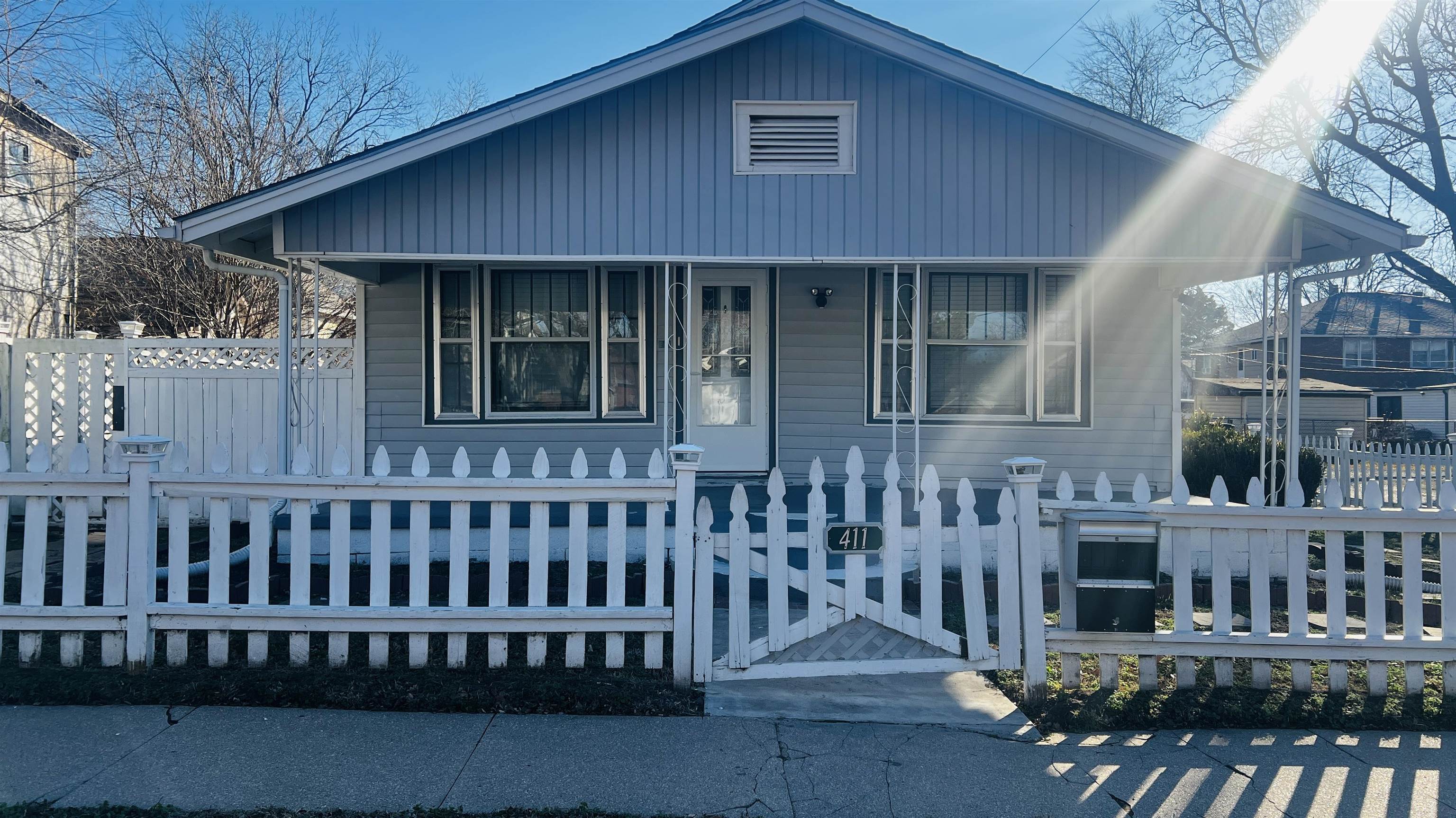 411 W Chestnut