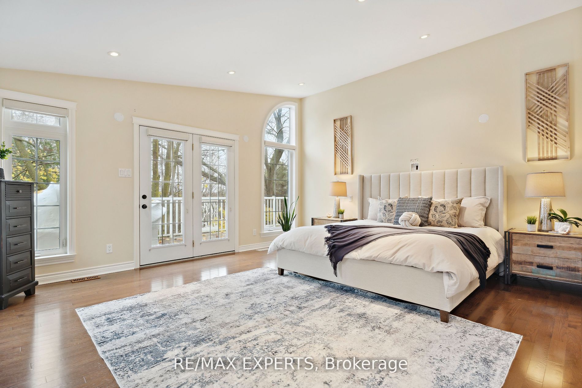 15133 Dufferin St