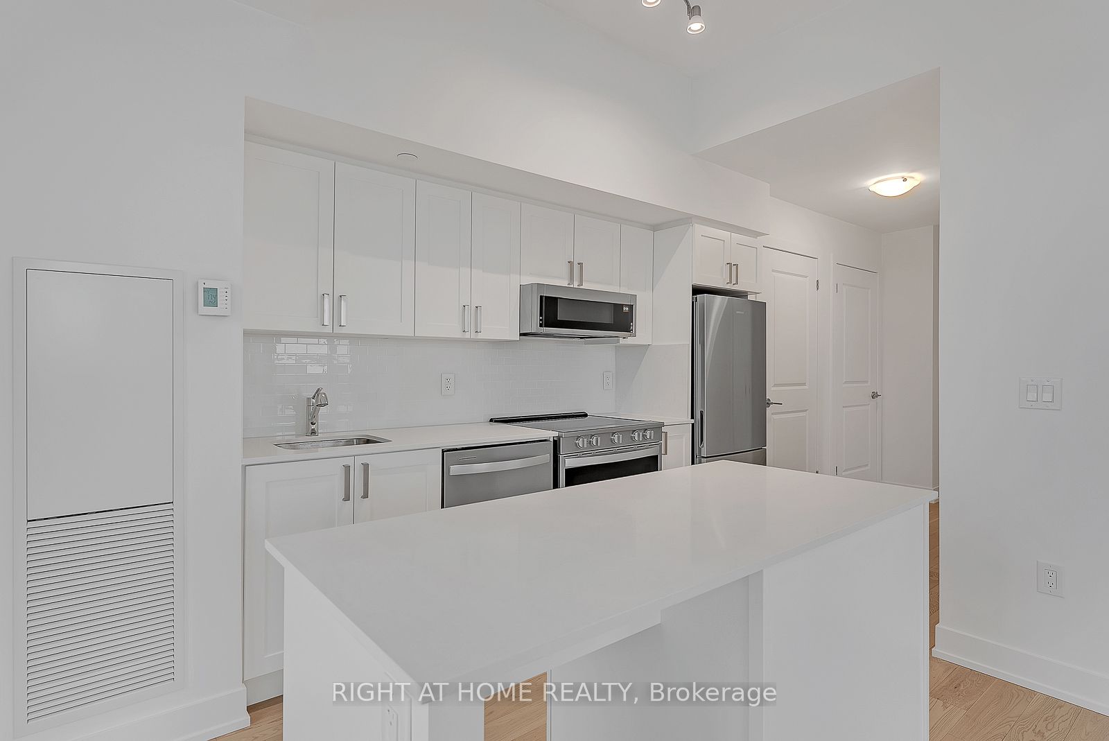 1063 Douglas Mccurdy Comm Circ 613