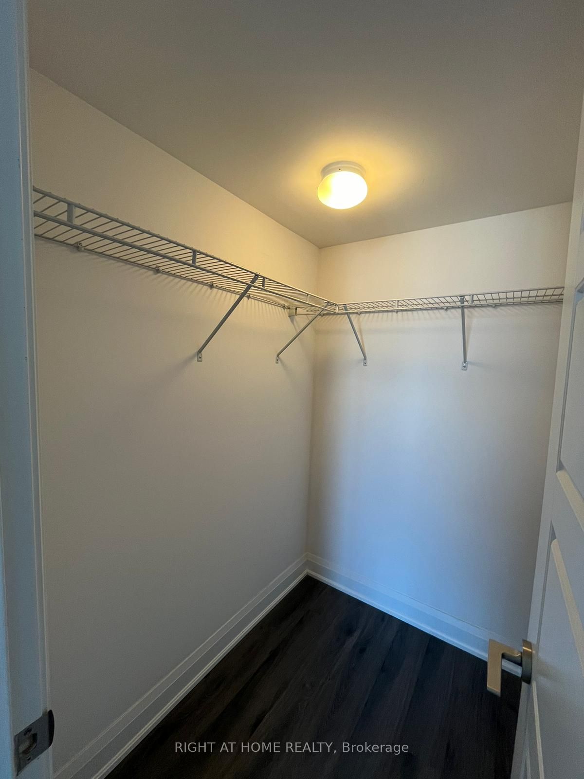 8200 Birchmount Rd 1903