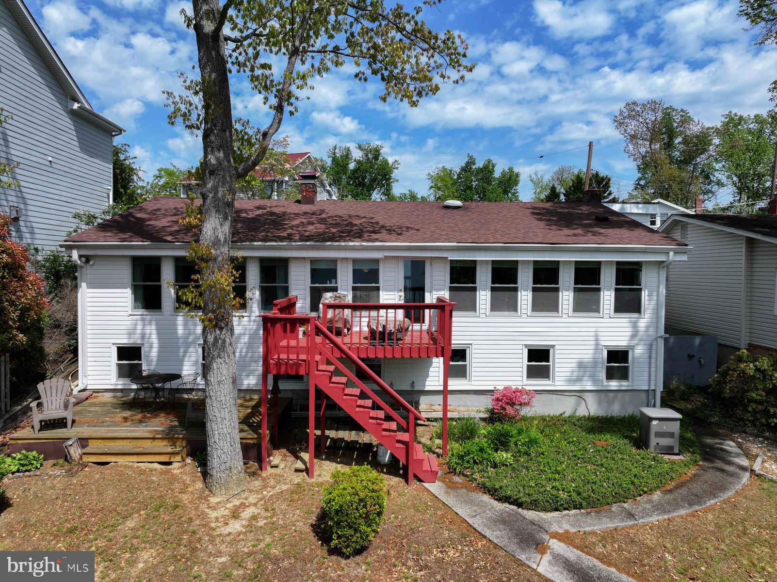 322 Riverside Road