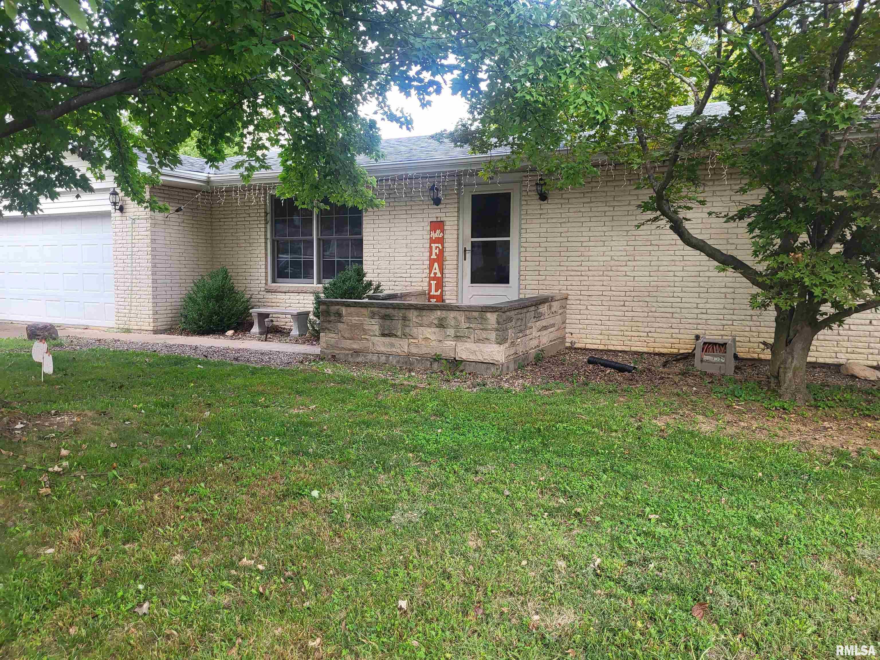 2 Bedroom 2.5 Bath Ranch Located in Quincy's South Side. Master suite on the main level. The fully finished basement includes 2 bonus rooms that have previously been used as bedrooms. Half bath in the basement. Stove Refrigerator Microwave Dishwasher Washer Dryer to pool table convey.