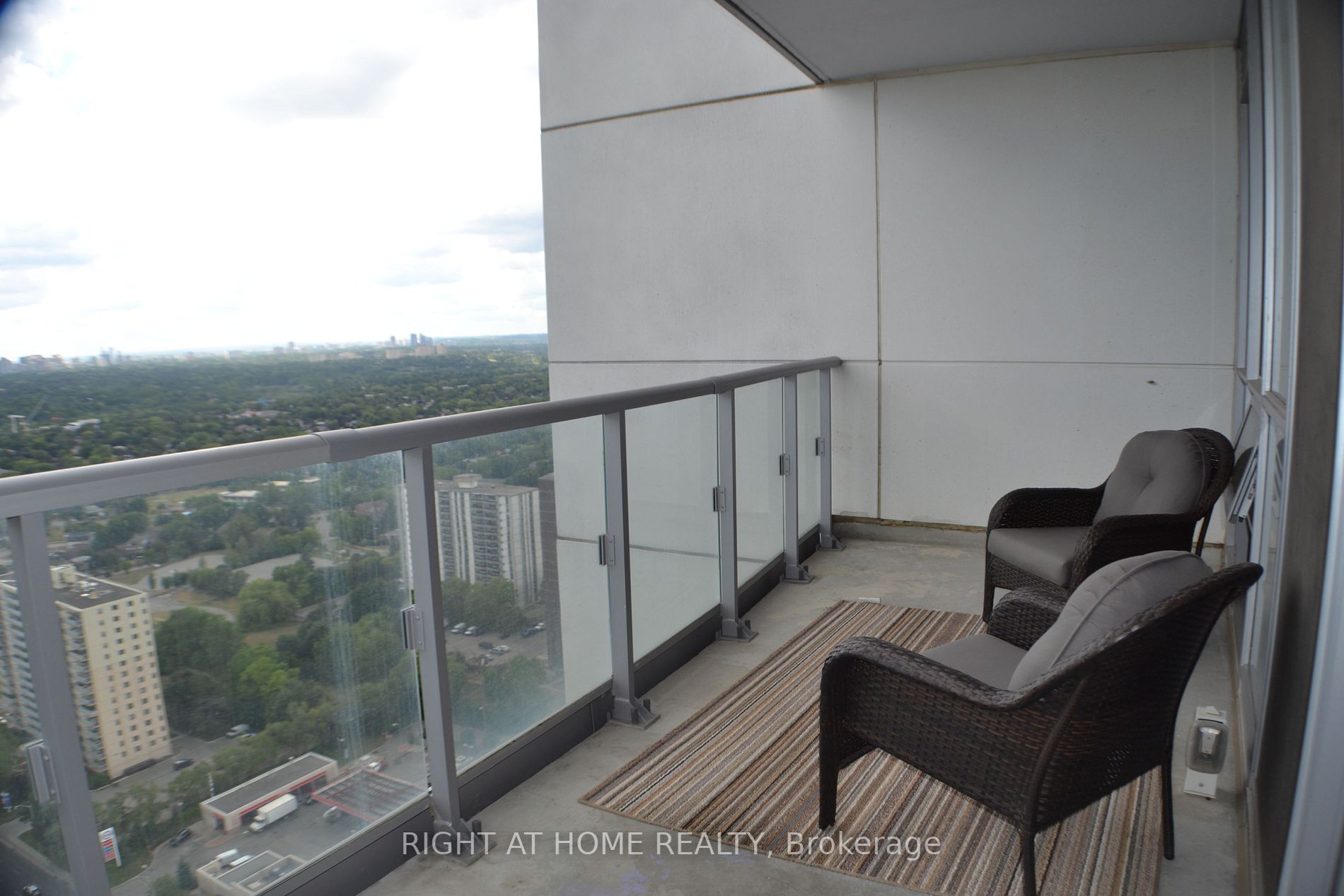 70 Forest Manor Rd 2907