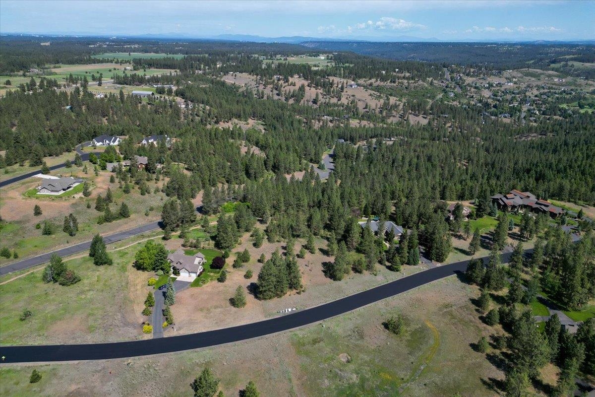 1305 E Wildflower Ln