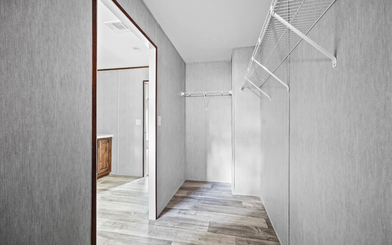 310 NE Weeping Willow Ln