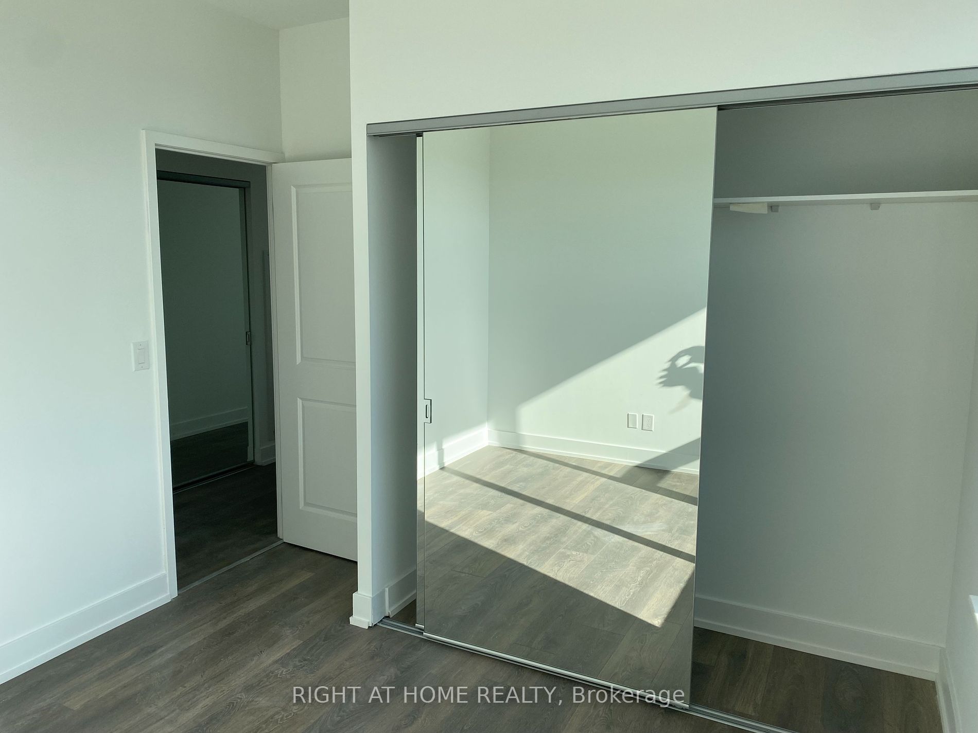 297 Oak Walk Dr 2503