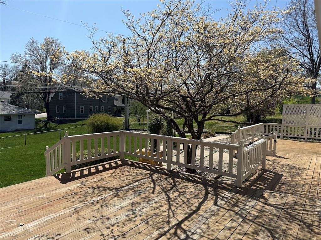 3707 NE 49th Terrace