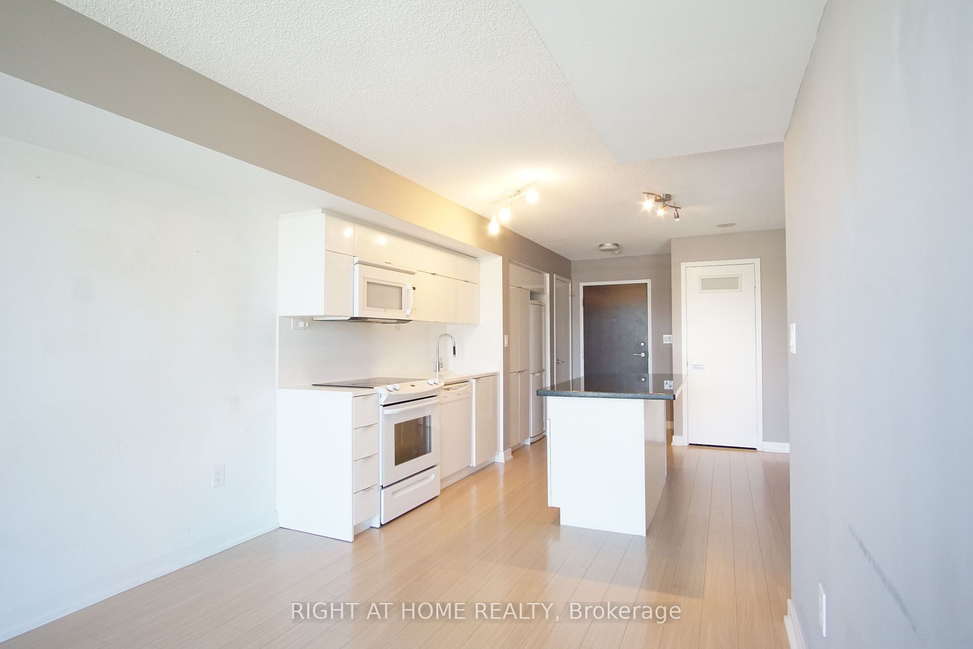 151 Dan Leckie Way 317
