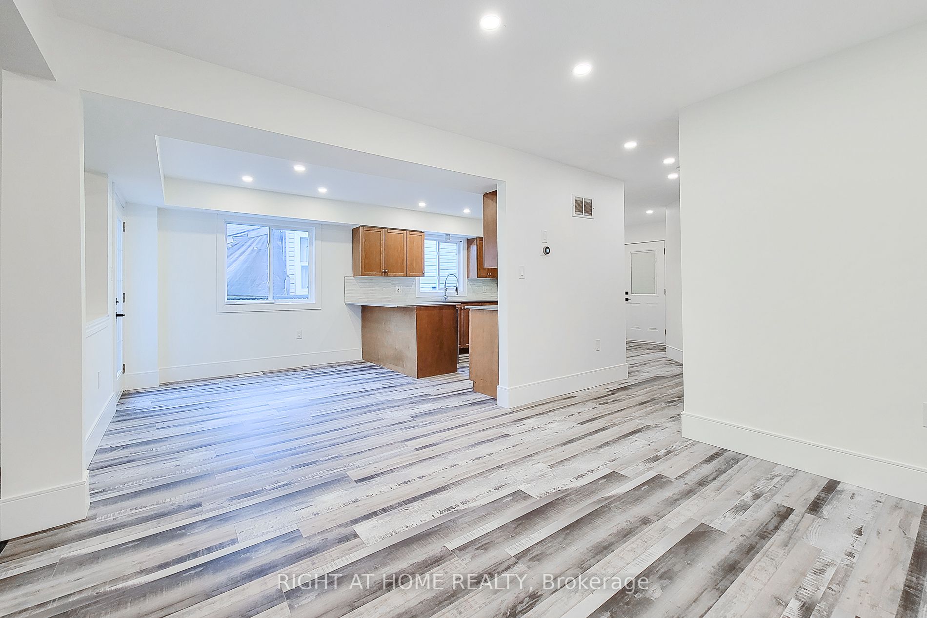 98 Glennie Ave