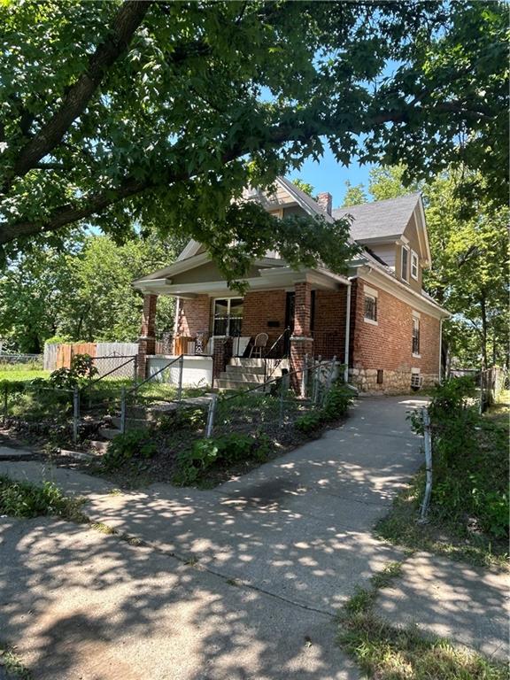 2512 Mersington Avenue