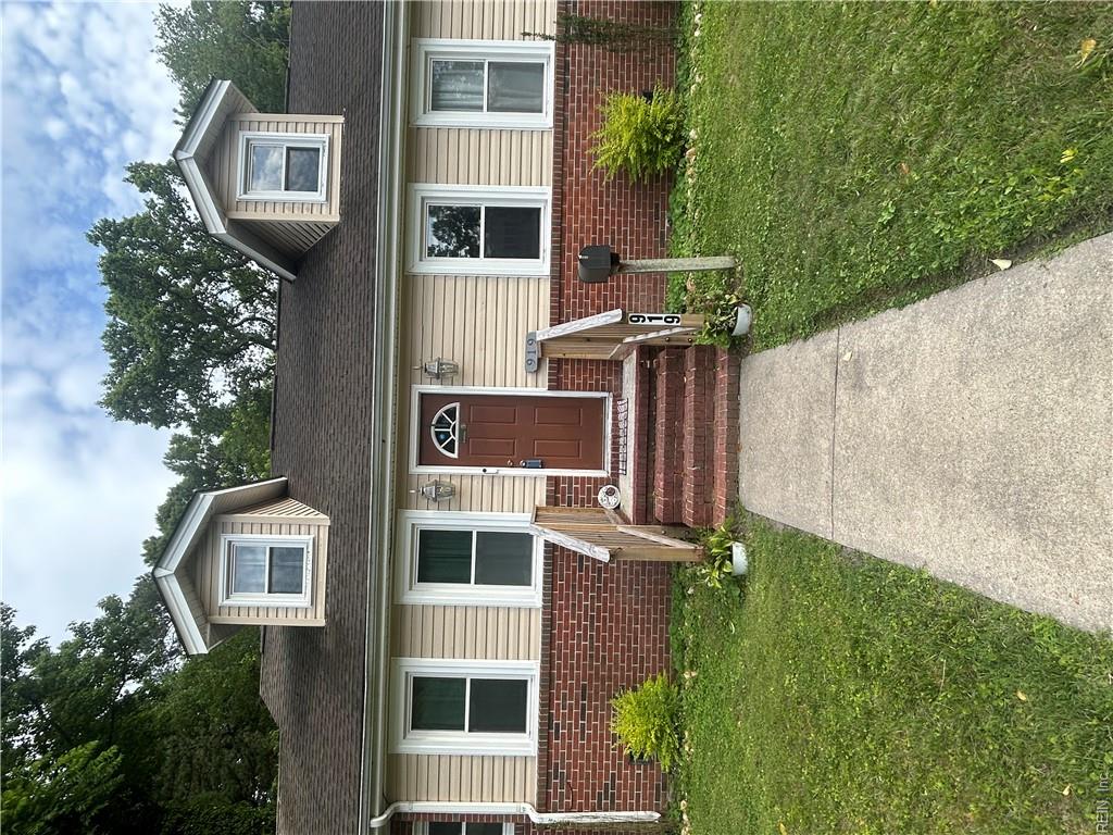 919 Sheppard Avenue
