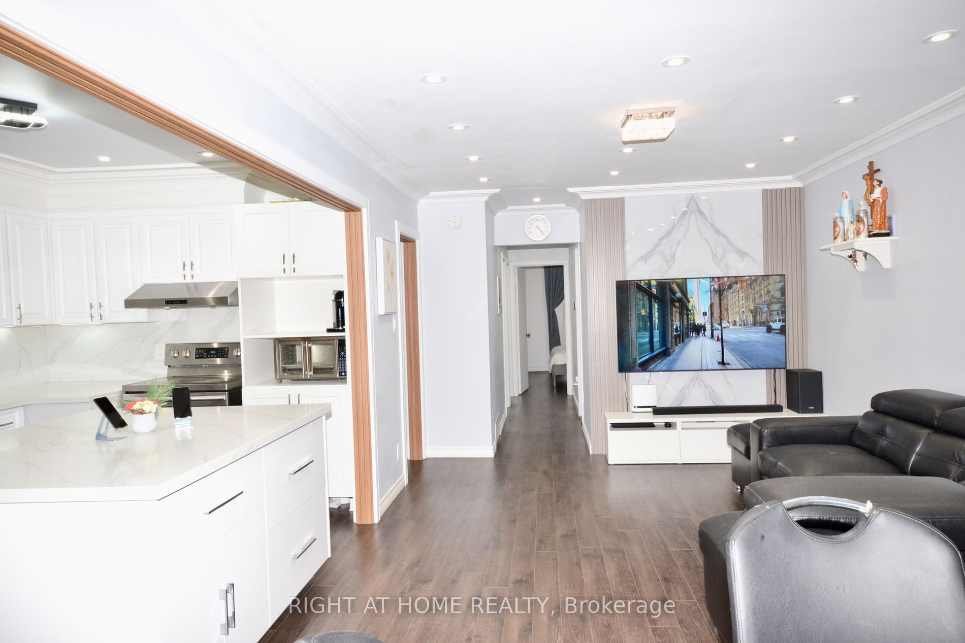 27 Cameo Cres