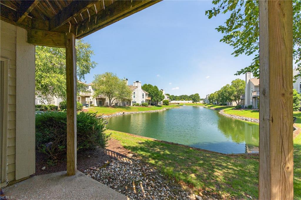 503 E Lake Circle, Chesapeake, VA 